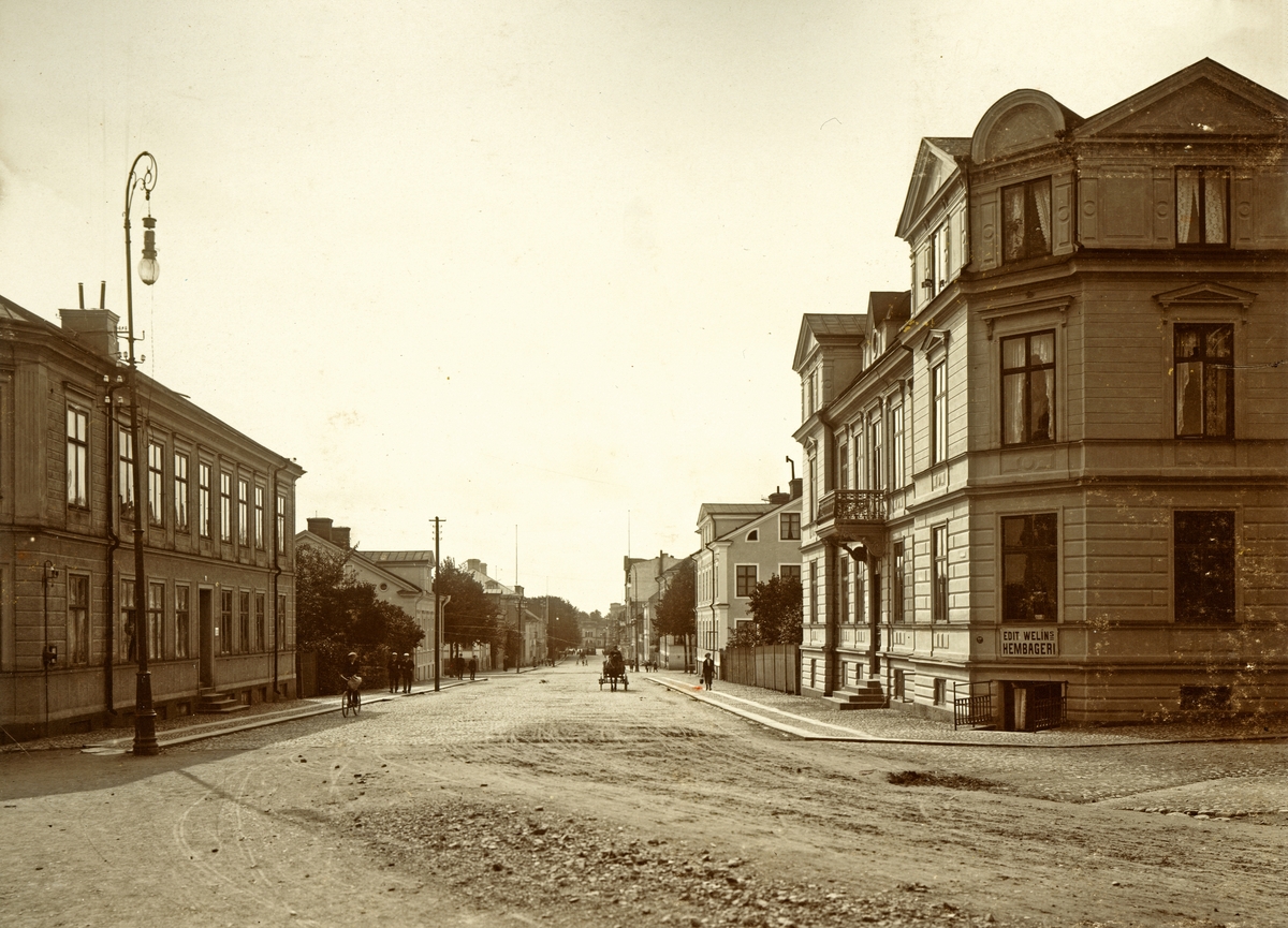 Kungsgatan söderut från Hovsgatan, Växjö 1910-tal.