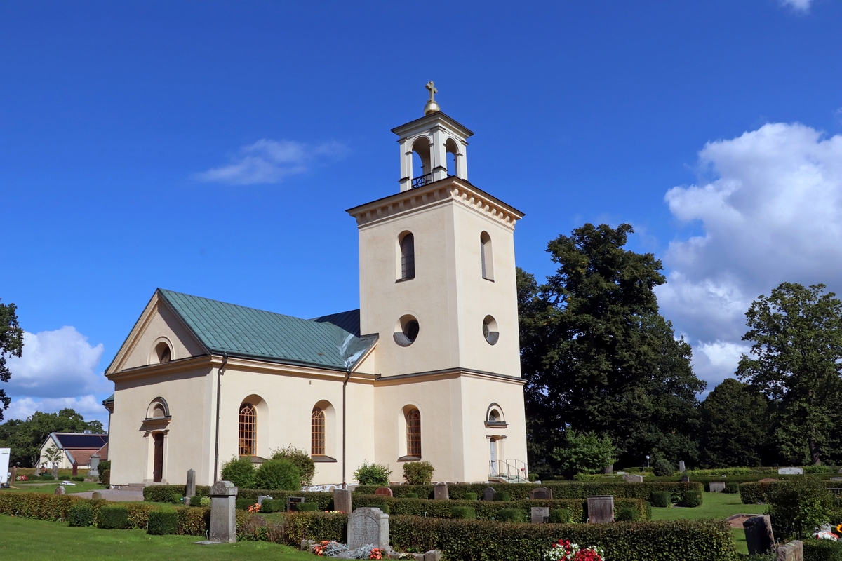 Kärna kyrka i Malmslätt.

Bilder från staden Linköping, Östergötland, år 2021.