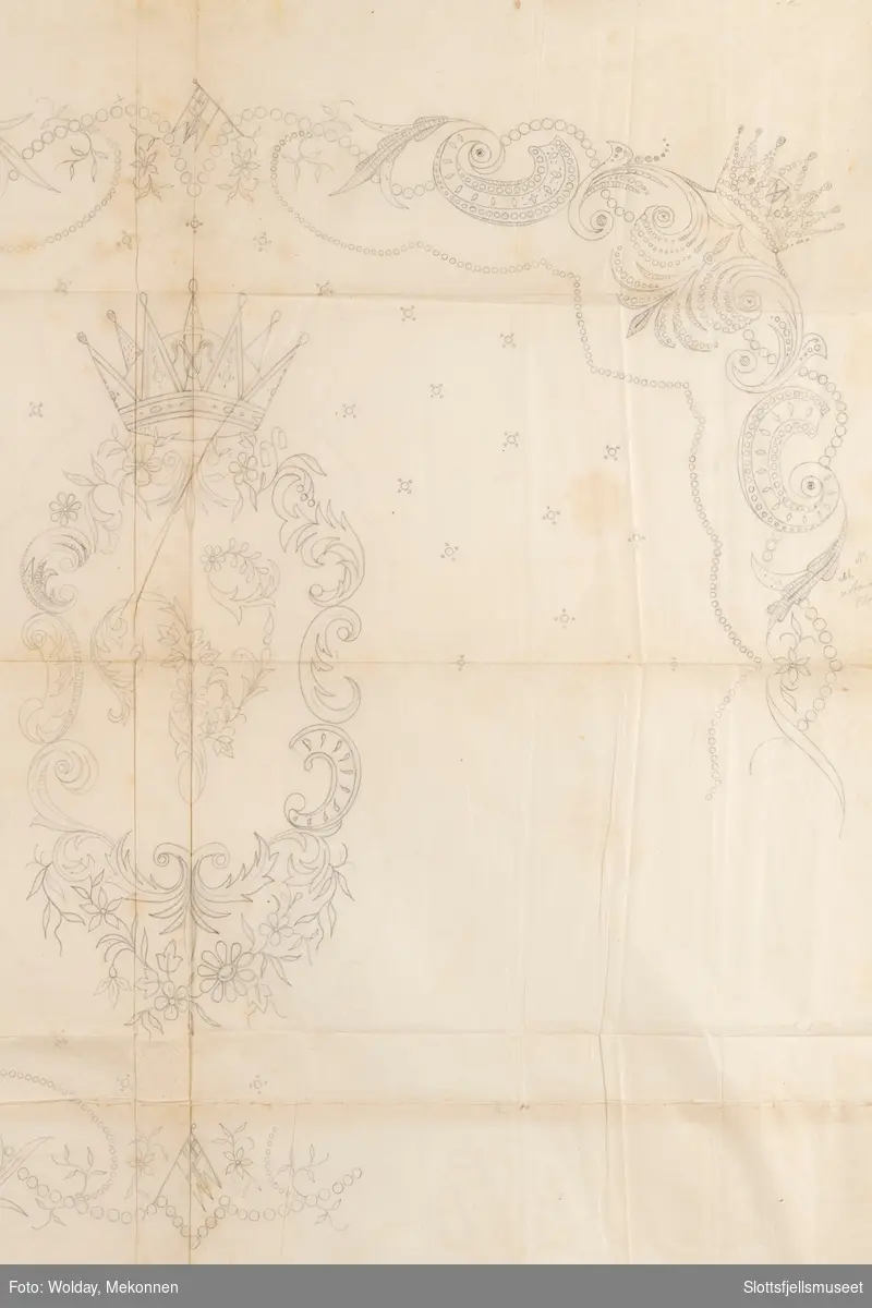 Tegning av originalmønster på sammensydd silkepapir til putens for- og bakside