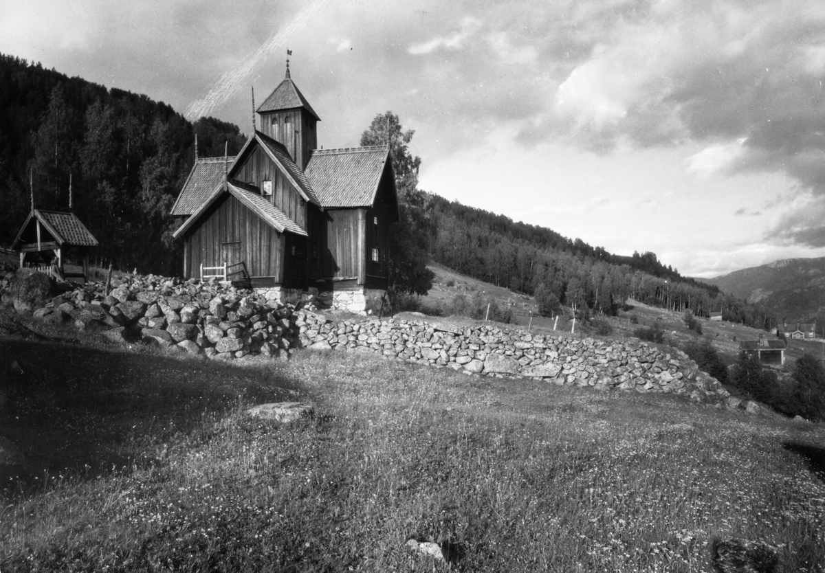 Uvdal stavkirke