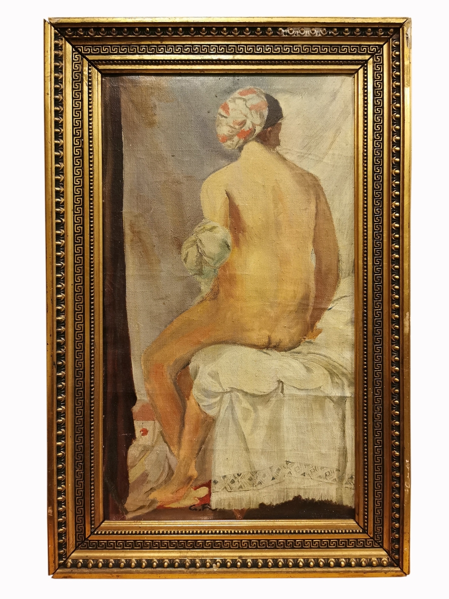 Motivet viser en sittende kvinne. Motivet er en kopi av den franske kunstneren Jean Auguste Dominique Ingres maleri "Badende kvinne" (1808). Det originale maleriet tilhører museet Louvre i Paris.