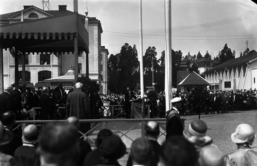 Kronprinsparet på besök vid Västerås utställningen på Viksäng 1929.