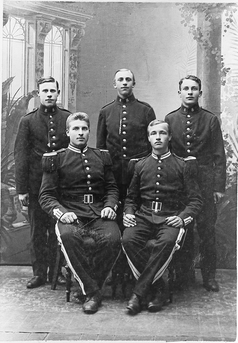Unge menn i uniformer, ca. 1919.