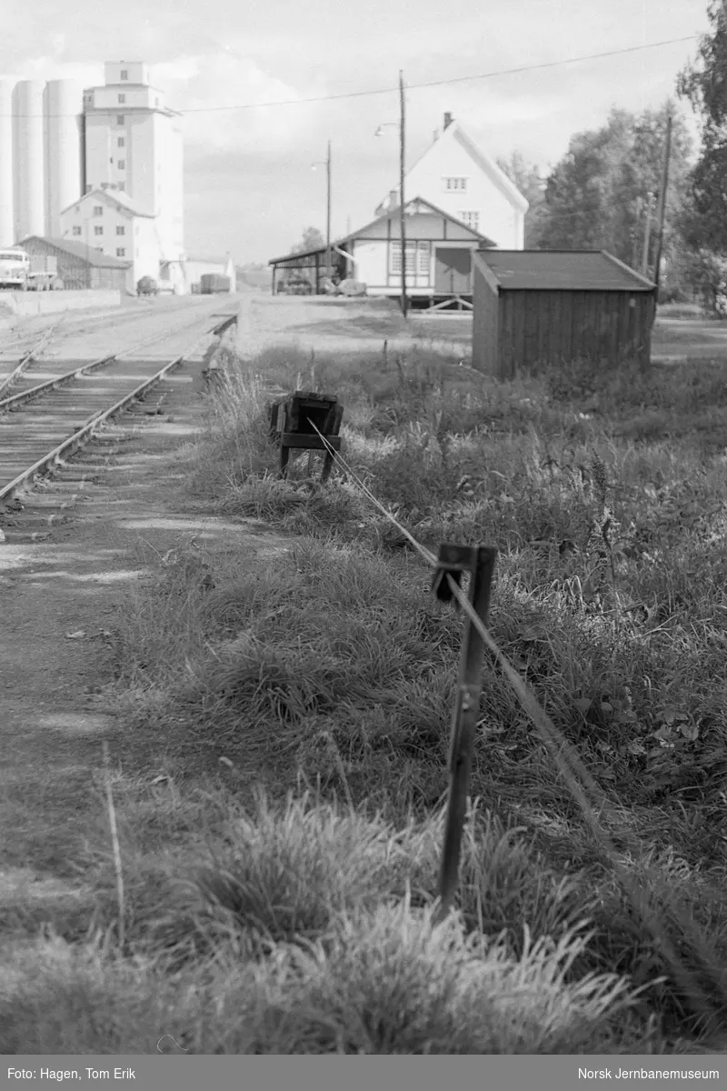 Wiretrekk for betjening av planovergang på Lena stasjon på Skreiabanen