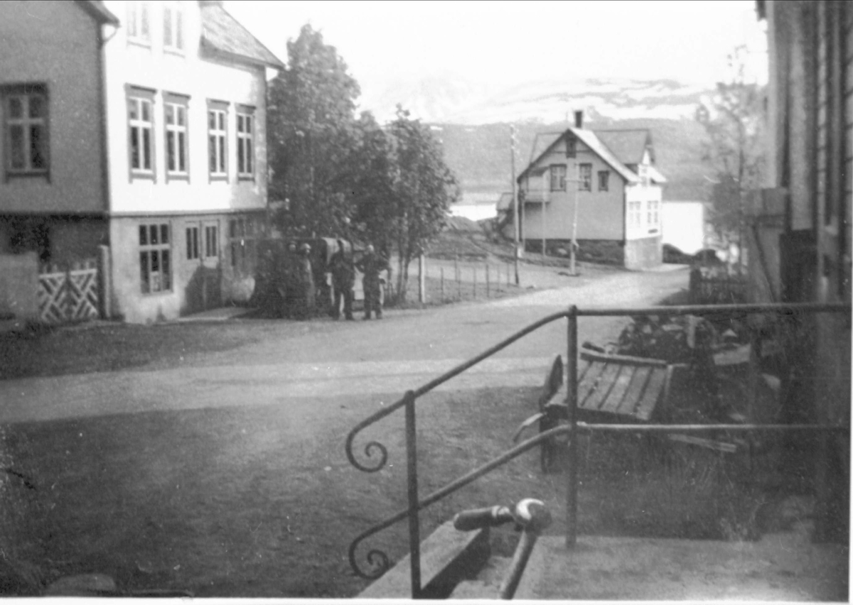 Borkenes sentrum med Fagerligården og Fjelldalgården.
