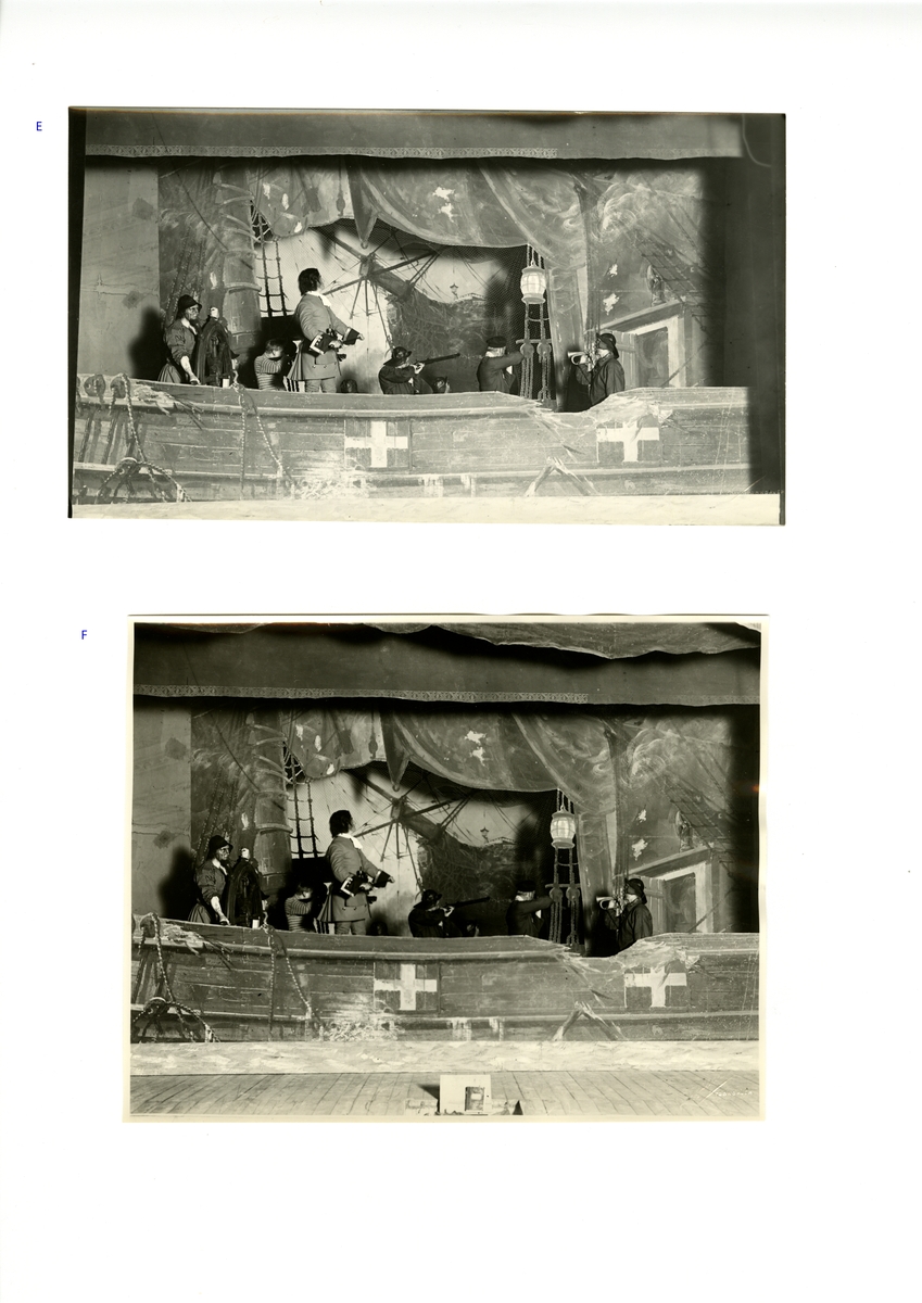 A - Svart/hvitt foto fra forestillingen "Tordenskiold i Dynekilen" på Trøndelag teater i 1920. Fotoet viser en stue, Tordenskjold i midten med armene hvilende på hoftene, andre skuespillere står rundt ham.

B - Svart/hvitt foto fra forestillingen "Tordenskiold i Dynekilen" på Trøndelag teater i 1920. Fotoet viser en stue, Tordenskjold i midten med armene hvilende på hoftene, andre skuespillere står rundt ham.

C - Svart/hvitt foto fra forestillingen "Tordenskiold i Dynekilen" på Trøndelag teater i 1920. Fotoet viser store deler av ensemblet på scenen. 

D - Svart/hvitt foto fra forestillingen "Tordenskiold i Dynekilen" på Trøndelag teater i 1920. Fotoet viser store deler av ensemblet på scenen. 

E - Svart/hvitt foto fra forestillingen "Tordenskiold i Dynekilen" på Trøndelag teater i 1920. Fotoet viser deler av ensemblet på en båt i kamp mot et annet skip i bakgrunnen.

F - Svart/hvitt foto fra forestillingen "Tordenskiold i Dynekilen" på Trøndelag teater i 1920. Fotoet viser deler av ensemblet på en båt i kamp mot et annet skip i bakgrunnen.

G - Svart/hvitt foto fra forestillingen "Tordenskiold i Dynekilen" på Trøndelag teater i 1920. Fotoet viser ensemblet på scenen i uniformer og noen har gevær. Helt til venstre i fotoet ser vi Tordenskjold.

H - Svart/hvitt foto fra forestillingen "Tordenskiold i Dynekilen" på Trøndelag teater i 1920. Fotoet viser ensemblet på scenen i uniformer og noen har gevær. Helt til venstre i fotoet ser vi Tordenskjold.

I - Svart/hvitt foto fra forestillingen "Tordenskiold i Dynekilen" på Trøndelag teater i 1920. Fotoet viser et bilde av Tordenskjoldstatuen på et lerret i bakgrunnen av scenen. Fire medlemmer av ensemblet står  på scenen i ulik oppkledning.

J - Svart/hvitt foto fra forestillingen "Tordenskiold i Dynekilen" på Trøndelag teater i 1920. Fotoet viser Karl Holter som Tordenskjold i stolt positur med en pistol i beltet. I bakgrunnen sees noen soldater.

K - Svart/hvitt foto av Johannes Poulsen i kostyme da han portretterte Tordenskjold i syngespillet  "Tordenskiold" av Adam Oehlenschläger på det kgl. Teater i København i 1919.