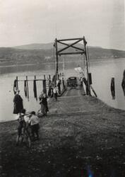 Fergeleie ved Kvalsund i 1936. Høsten 1935 ble bilferga "Kva