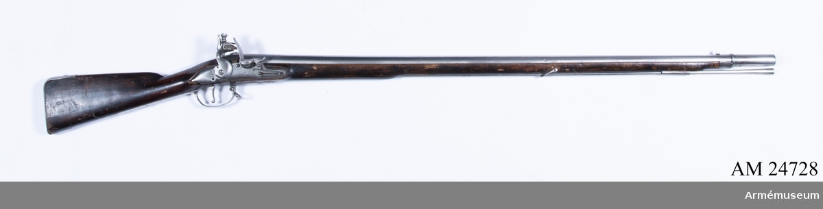 Grupp E II.
Kal. 20 mm. Flintlåsgevär, sannolikt reparationsmodell från 1700-t slut. Huvudsakligen delar från m/1725. Laddstock av järn. Varhaken saknas. Pipan tillverkad i Örebro. Märkt med en understruken etta och "13" därunder och "36".