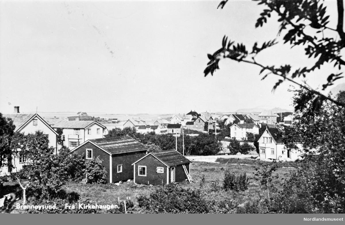 Brønnøysund tatt fra Kirkehaugen.