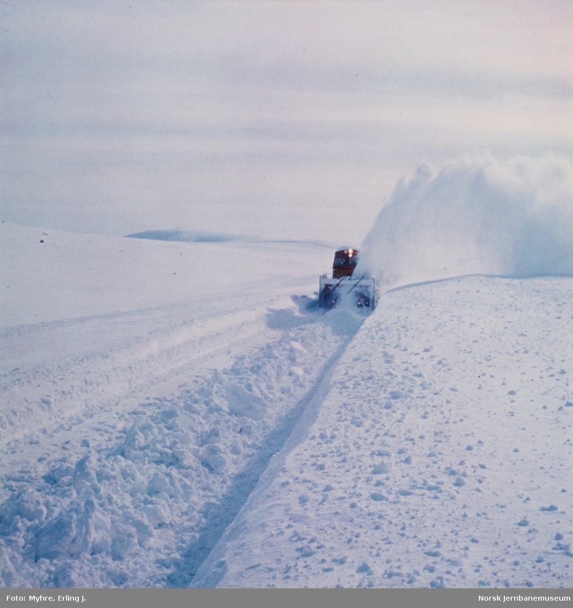 Snøryddingstog på Saltfjellet med roterende snøplog Di2 506