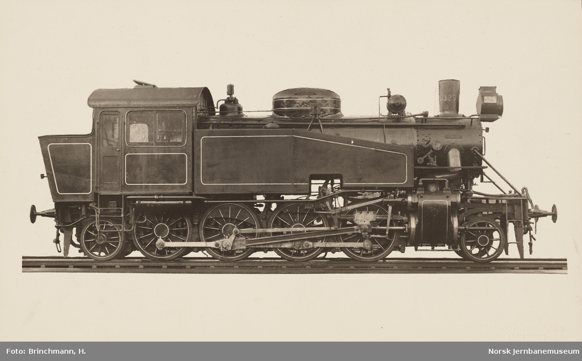 Damplokomotiv type 34a nr. 329 som nytt