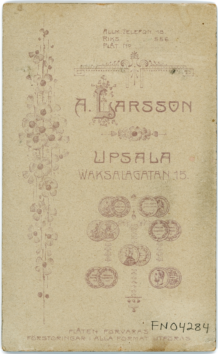 Kabinettsfotografi - pojke på skidor, Uppsala 1909