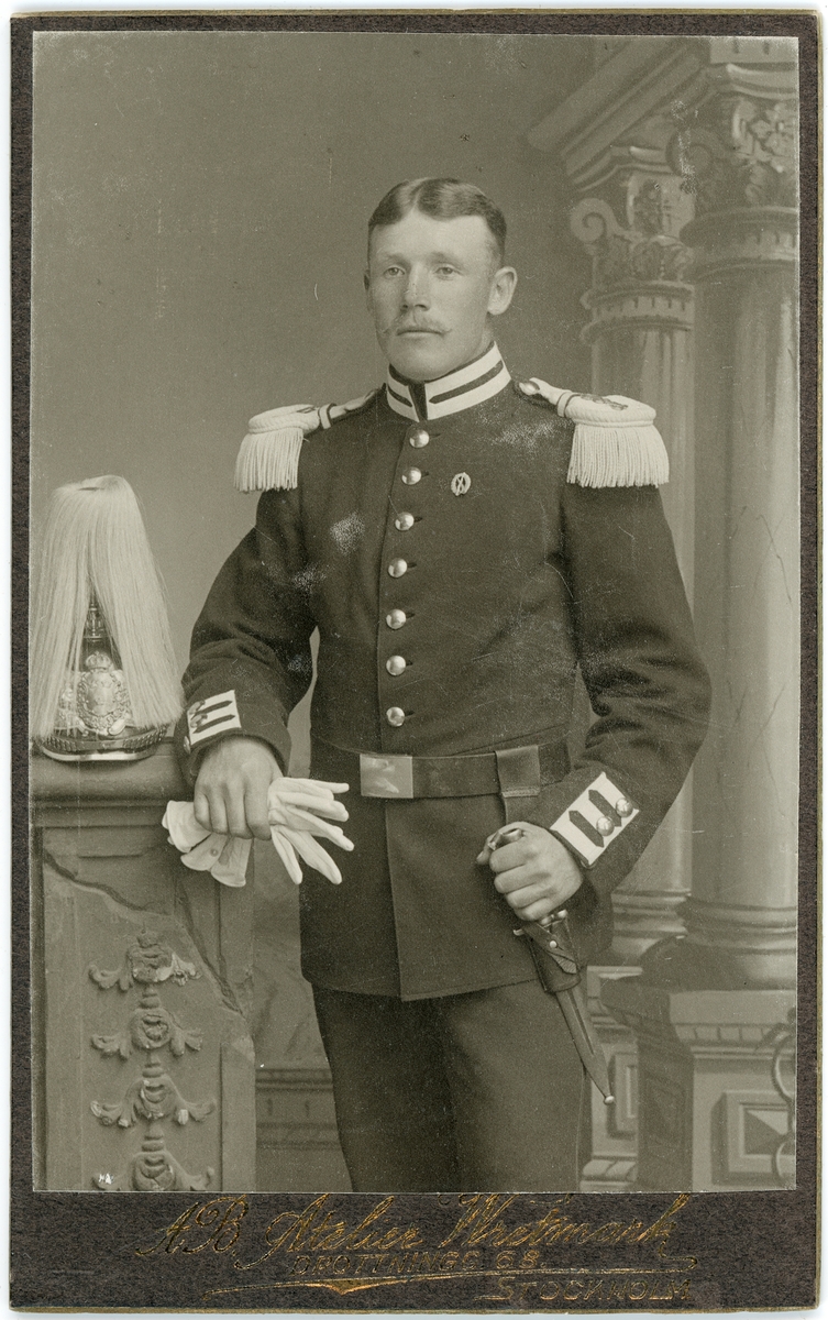 Kabinettsfotografi - man i uniform, Stockholm