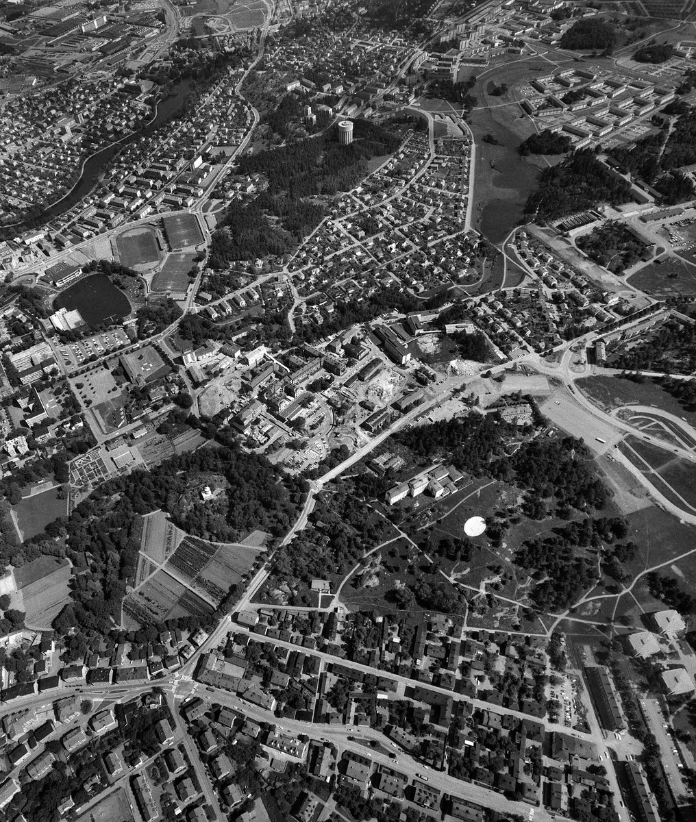 Flygbilder över Garnisionsområdet och Lasarettet. 1968
