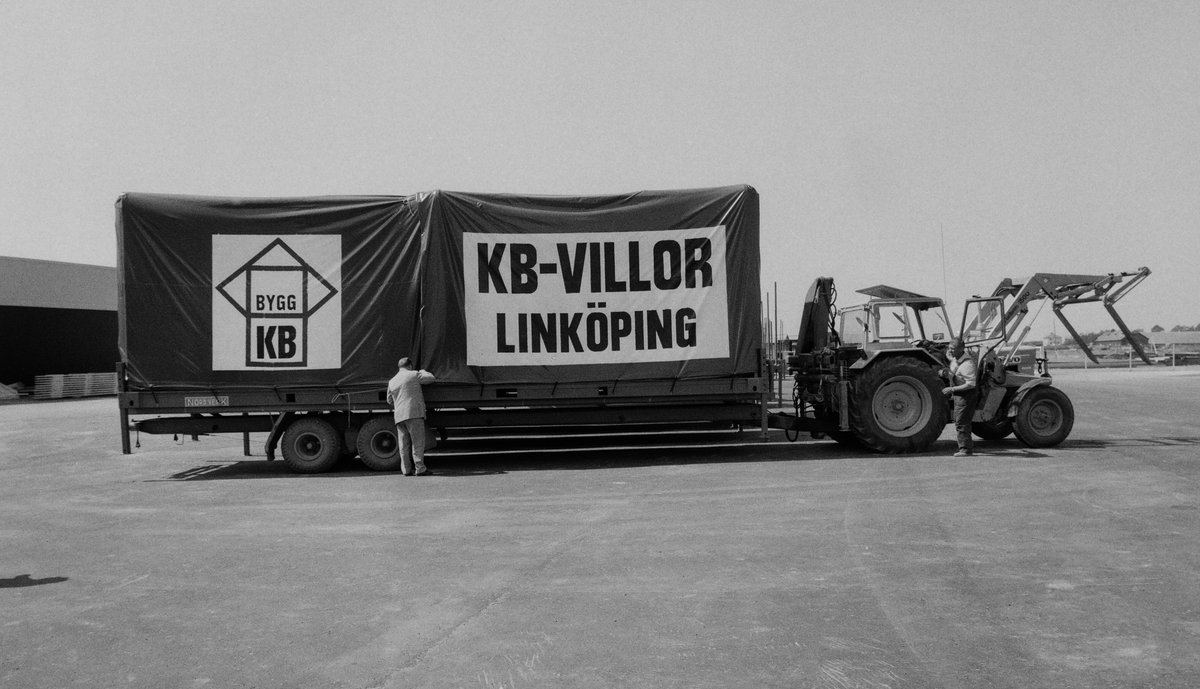 Lars Kvissberg och Carl-Owe Bäckström drev byggfirman Bygg KB , man byggde under åren KB-villor i Ryd, Hjulsbro, Ekholmen , Johannelund och Linghem. Vid fabriken i Tornby producerades färdiga byggelement till KB-villorna.