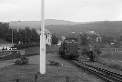 Skifting med Sulitjelmabanens diesellokomotiv SAULO på Finne