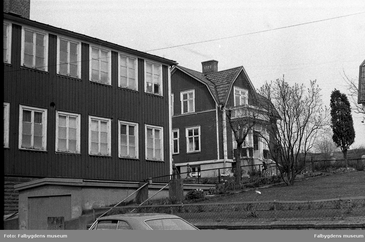 Byggnadsinventering 1972. Sotaren 6B från Östertullsgatan. "Ottossons".