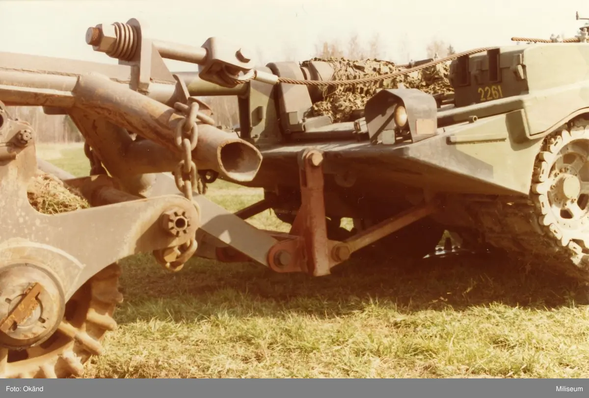 Strv 103 (Stridsvagn 103) "S-vagnen" med minröjningsaggregat ...