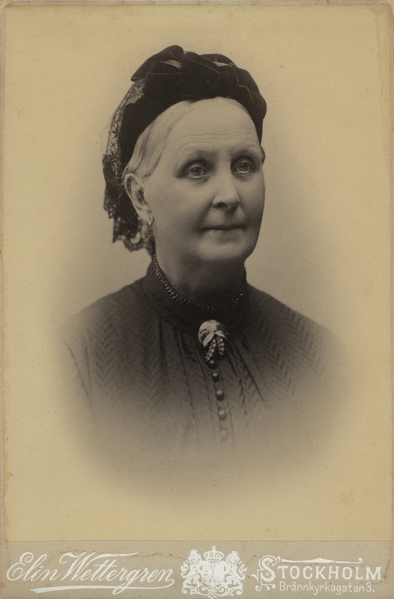 Bilden föreställer Lovisa Eugenia Holmberg (gift Flodin) född 1817-05-17 i Västerås, död 1894-11-09 i Västerås.