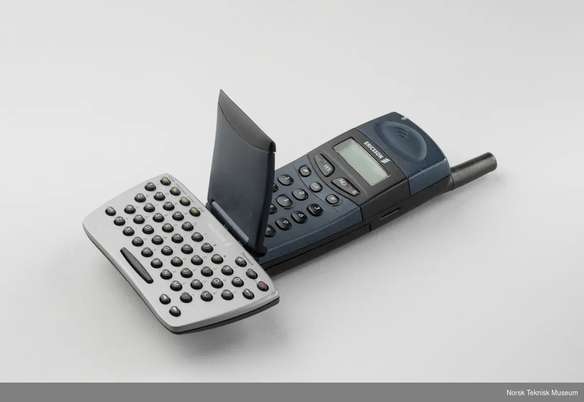 Ericsson mobiltelefon med chatboard