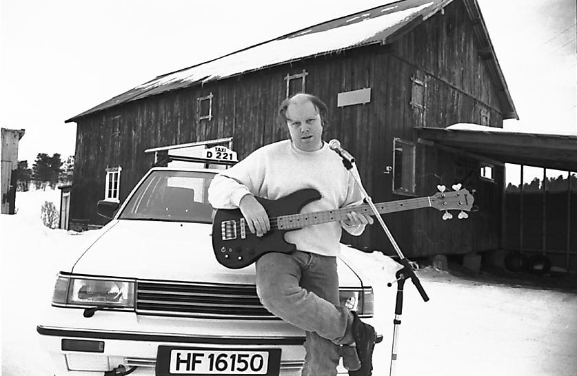 S. Lund, taxisjåfør med lydstudio. 
