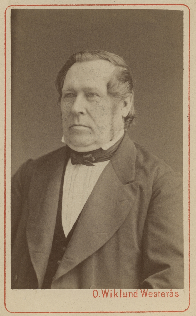Johan Samuel Löfberg, född 1814-05-14 i Tortuna, död 1888-04-12 i Västerås. Lektor vid läroverket i Västerås.