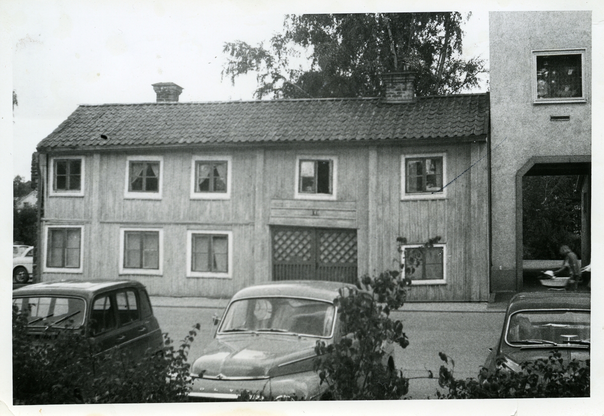 Köping sf, kv. Disa Barnhemsgatan 4. 
Gillbergska gården.