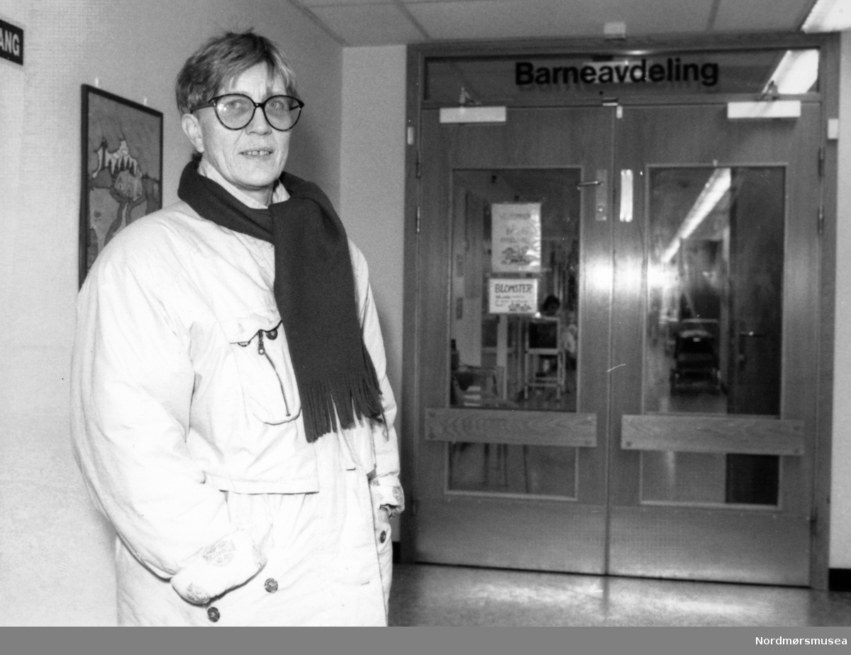 Else Gjektvik, Forann fødeavdelingen på sykehuset. Aksjon for å bevare føden.
Bildet er fra avisa Tidens Krav sitt arkiv i tidsrommet 1970-1994. Nå i Nordmøre museums fotosamling.