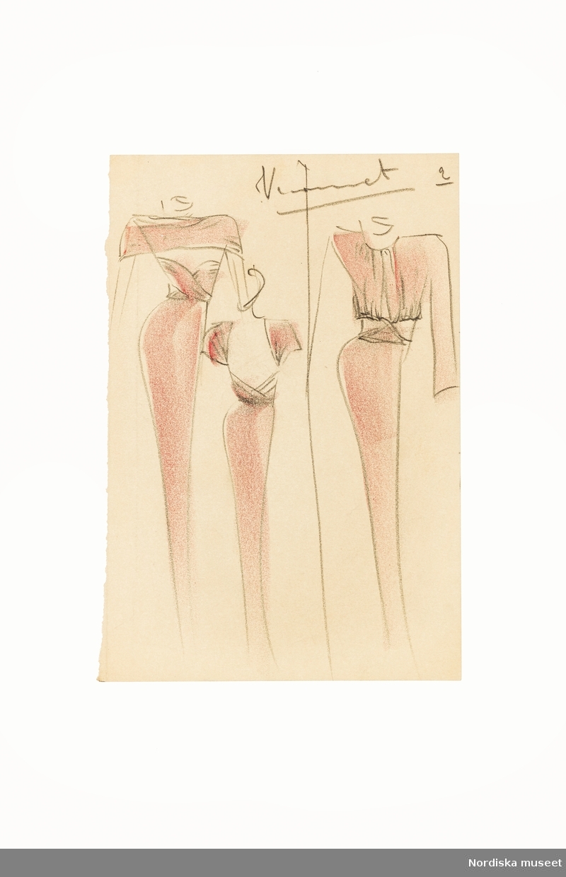 Modeskisser utförda av Pelle Lundgren (1896-1974) kreatör, från 1923 förste försäljare och senare ateljéchef på NK:s Franska damskrädderi. Från 1965 till stängningen av verksamheten 1966 var han disponent. Pelle Lundgrens minnesskisser från de kända modehusen i Paris är tecknade efter visningarna, i ritblocket eller på det som fanns till hands – som hotellets brevpapper. De snabba skisserna inspirerade ateljéns egna modeller. Här ses teckningar utförda våren 1937 med plagg från exempelvis Schiaparelli, Patou, Molyneux, Paquin, Francevramant, Rouff, Rochas, Mainbocher, Vionnet, Lanvin och Lelong.