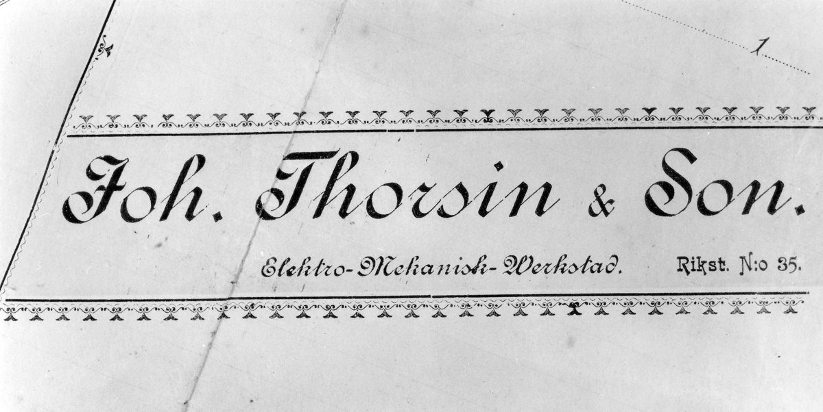 Joh. Thorsin & Son Elektro-Mekanisk Verkstad i kvarteret Glaciären.
Delförstoring av arbetsbetyg utfärdat för filare Alfred Lans år 1902.