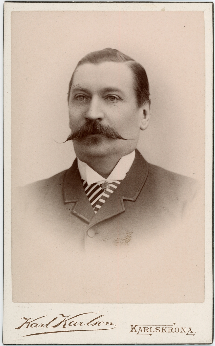 Kabinettsfotografi - apotekare Ernst Swanlund, Karlskrona 1892