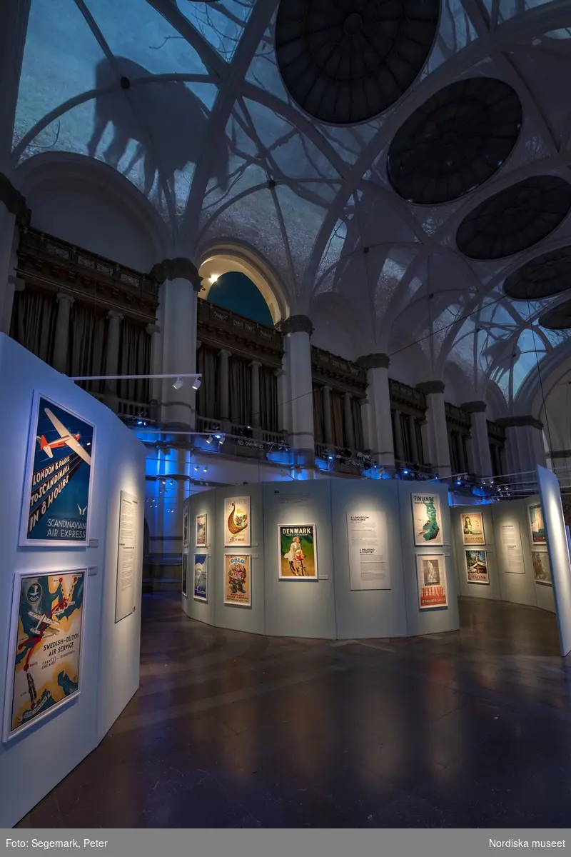 Utställningsdokumentation: Come to Norden på Nordiska museet, en visuell drömresa genom reseaffischernas Norden. Utställningen visades mellan 11 mars 2022 och 6 nov 2022, med förlängning t.o.m. våren 2023.
