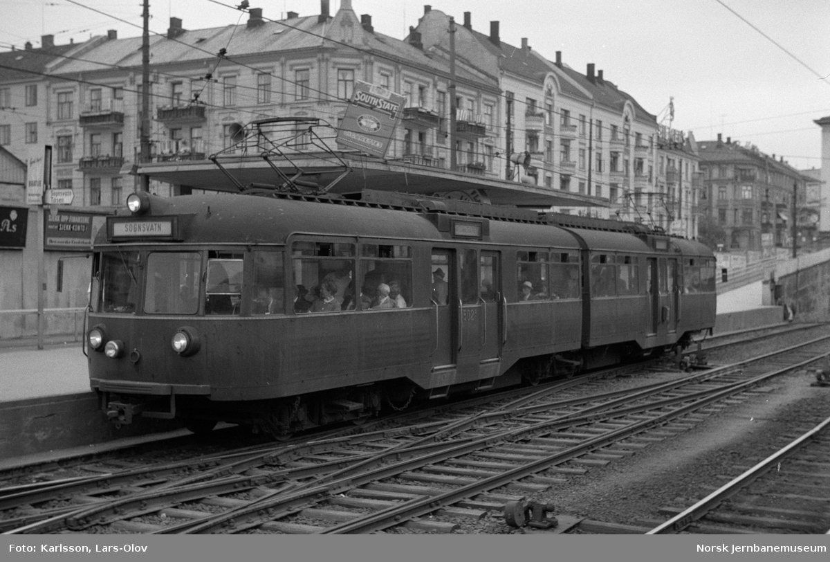 Holmenkolbanens motorvogner type 1946 nr. 502 på Majorstuen stasjon