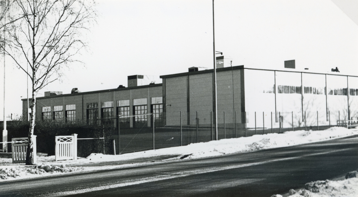 Linköpingtrafikens garage och verkstad i Barhäll, Linköping år 1977 och 1978.