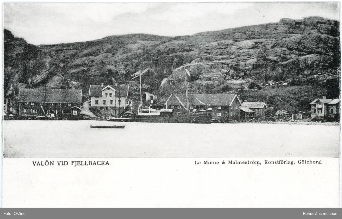 Tryckt text på kortet: "Valön vid Fjellbacka."
"Le Moine & Malmström, Konstförlag, Göteborg."