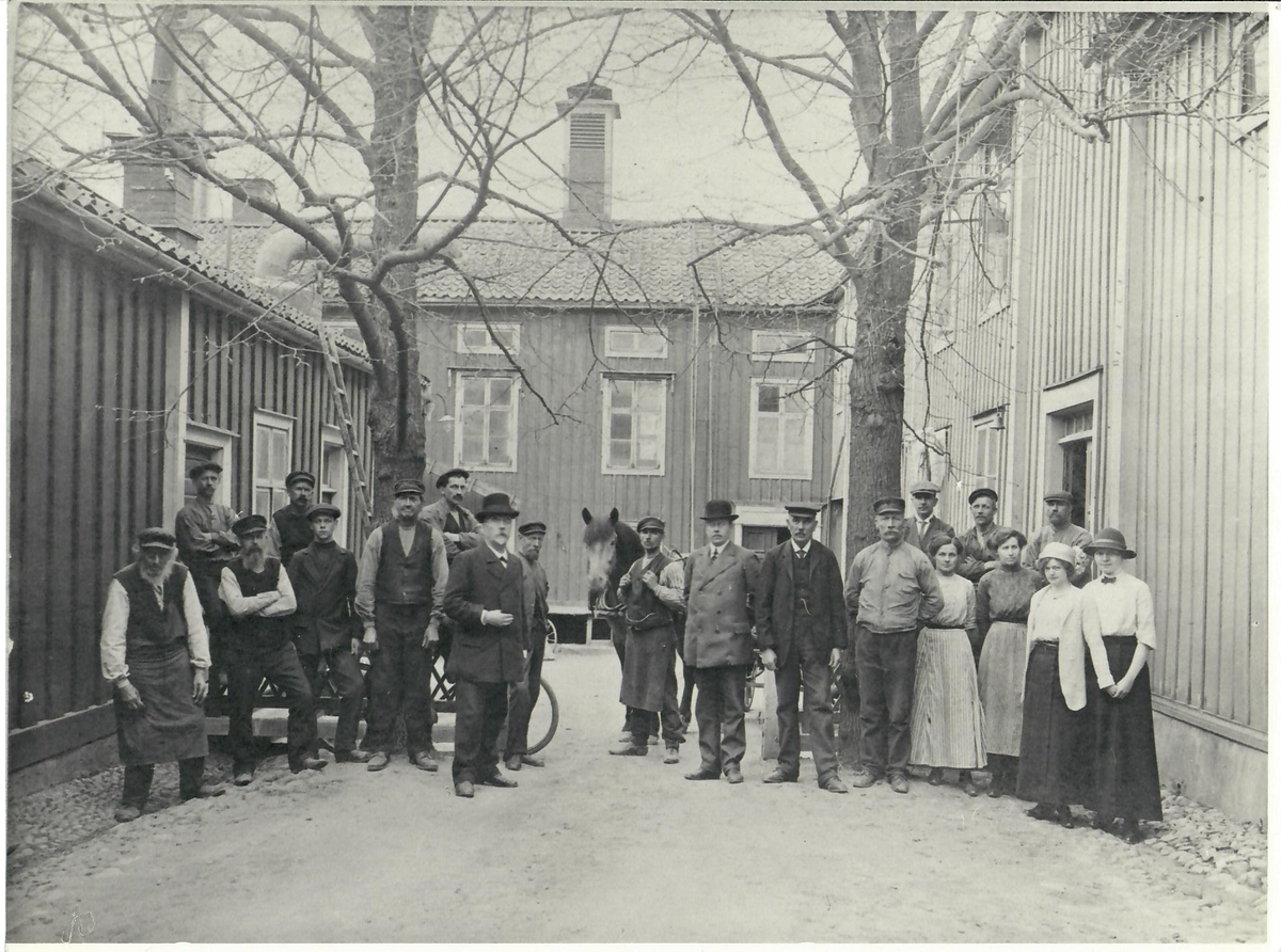 Gruppbild från Frisk i Hudiksvall omkring 1910