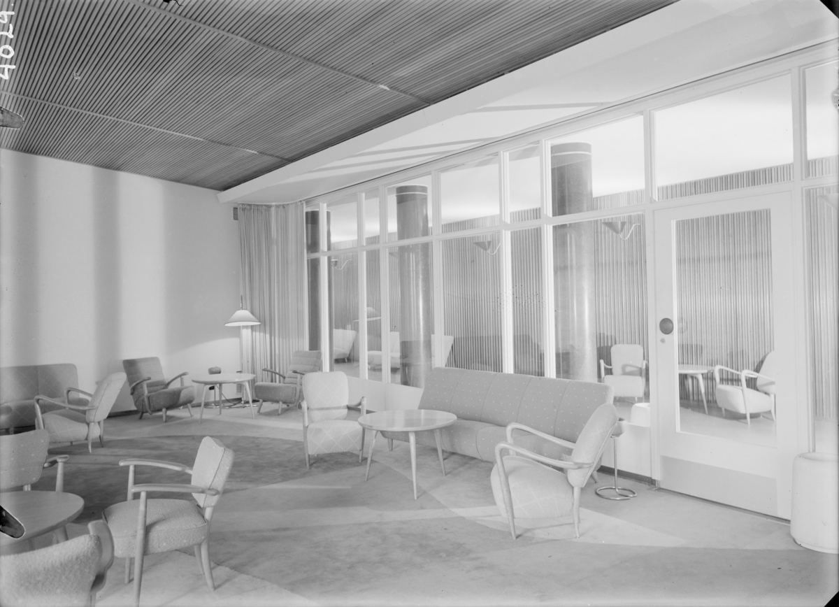 Arkitekturfoto av Kringkastingshuset, NRKs første bygning på Marienlyst. Byggingen startet i 1938 og var ferdig i 1950. Omtales også som "Det hvite hus".