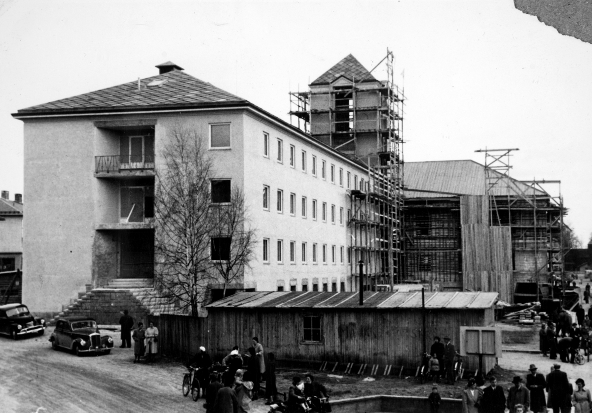 Byging av rådhuset Elvarheim.