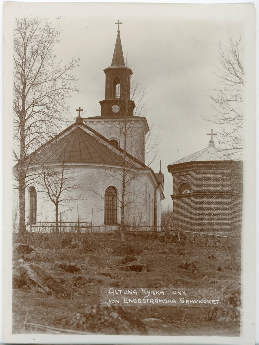"Altuna kyrka och von Engeströmska gravkoret från prästgårdsbacken", Altuna socken, Uppland 1922