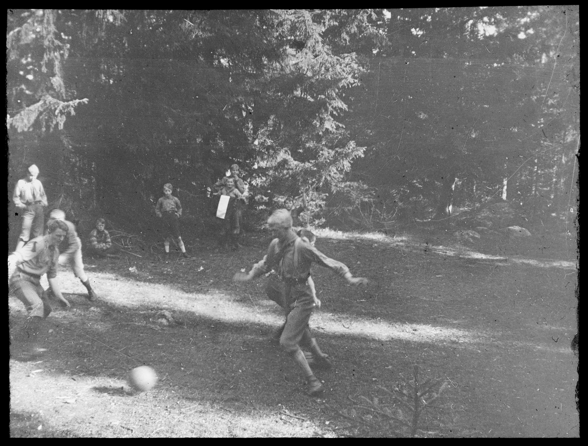 Speidere. Fotballkamp på Nord-Mesna 1927.