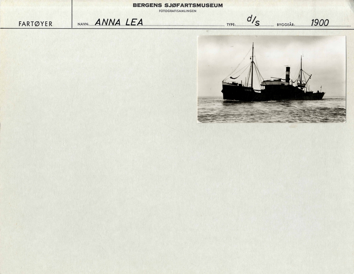 DS ANNA LEA (bygget 1900) til sjøs.