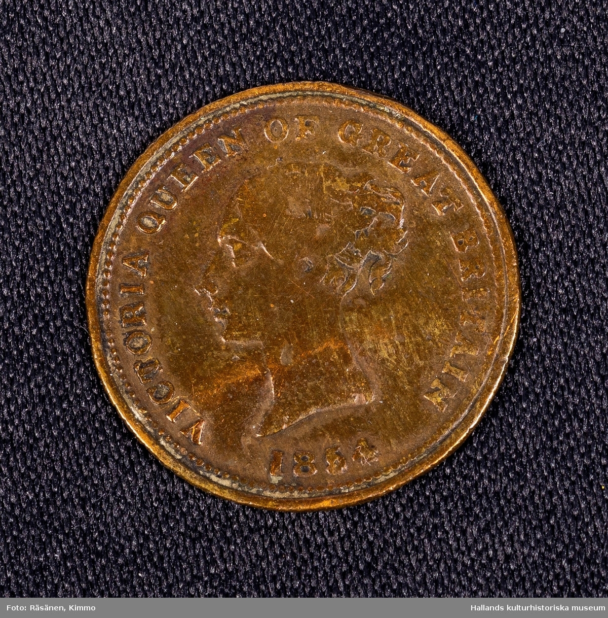 Engelskt kopparmynt. THE PRINCE OF WALES MODEL HALF SOVRN1854"VICTORIA QUEEN OF GREAT BRITAIN"
