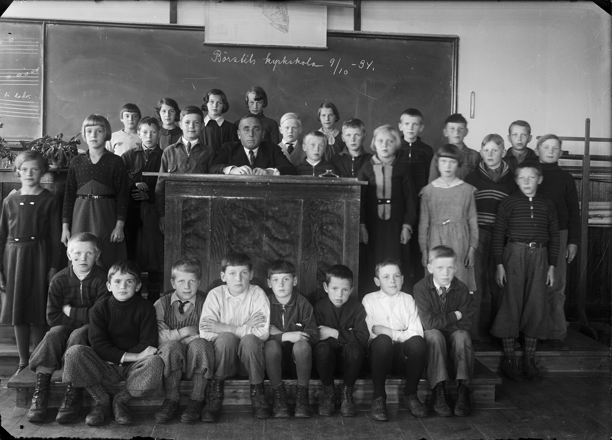 Skolklass i Börstils kyrkskola, Uppland 1934