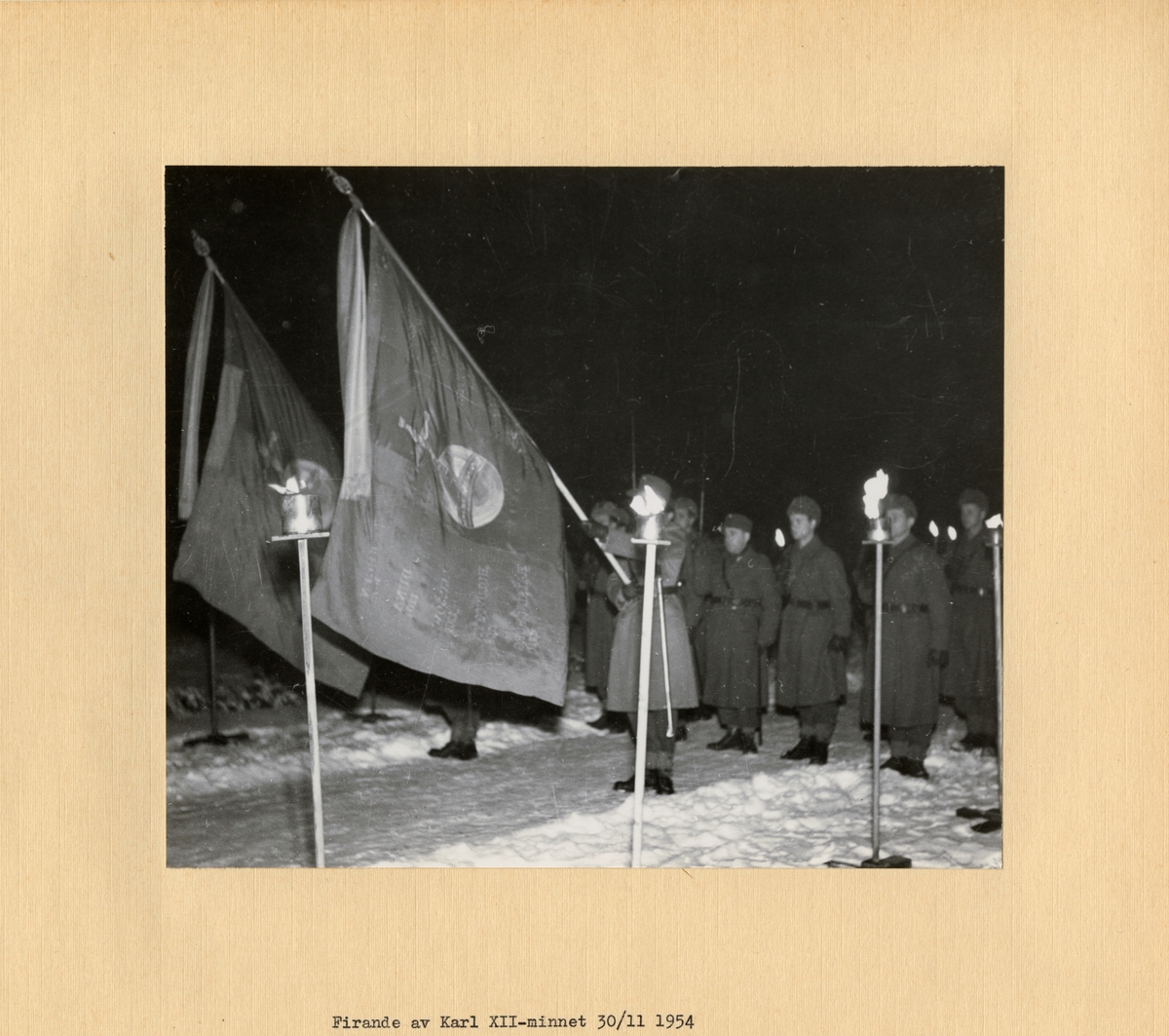 Text i fotoalbum: "Firande av Karl XII-minnet den 30/11 1954."