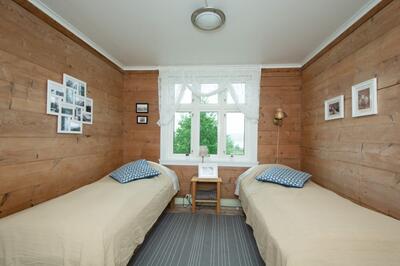 Interiør, rom med to sengeplassar