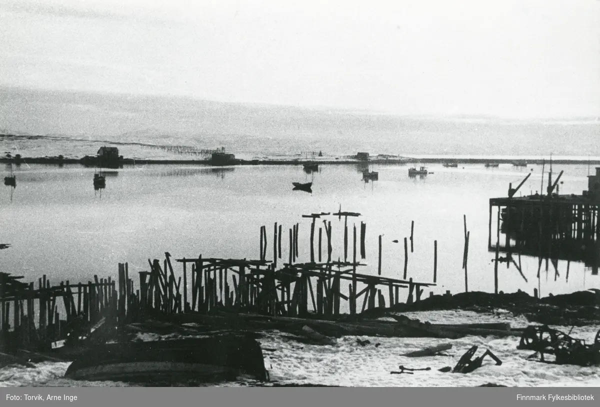 Vadsø havn, april 1946.