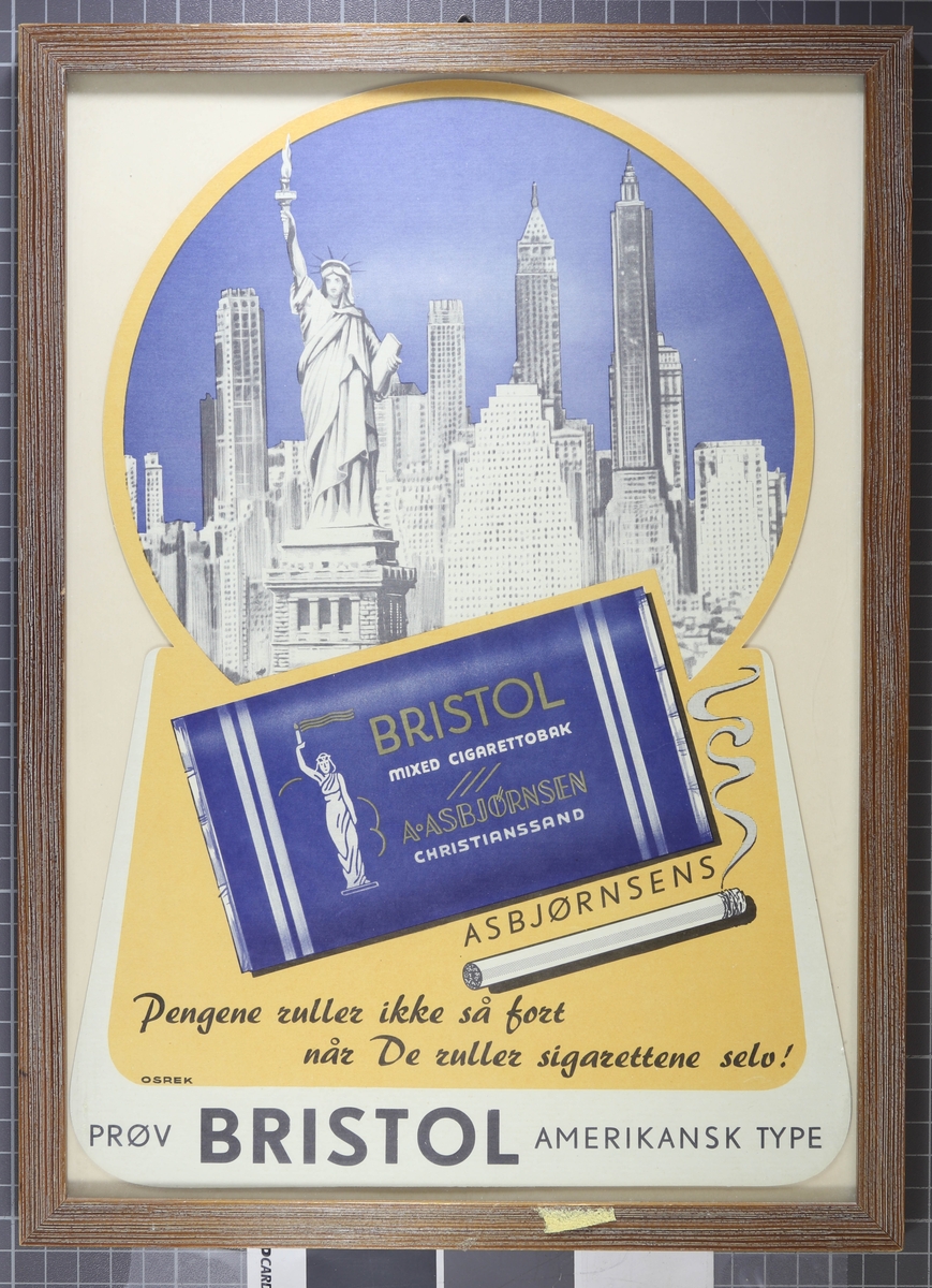 En pakke med bristol mixed sigarettobakk og en rykende sigarett foran bylandskap av New York