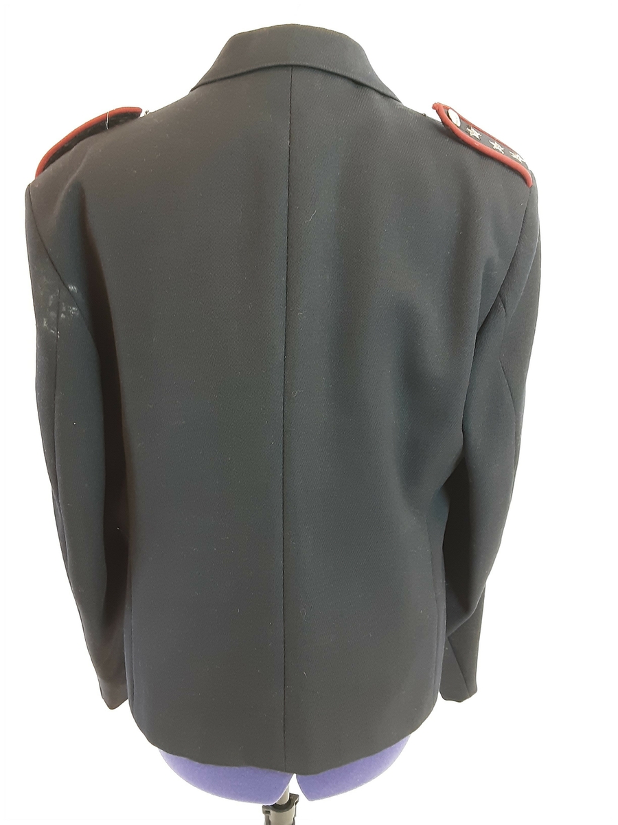 Uniform brukt av brannmester; 3 stjerner. Hedemarken interkommunale brann-og feiervesen, 1988.