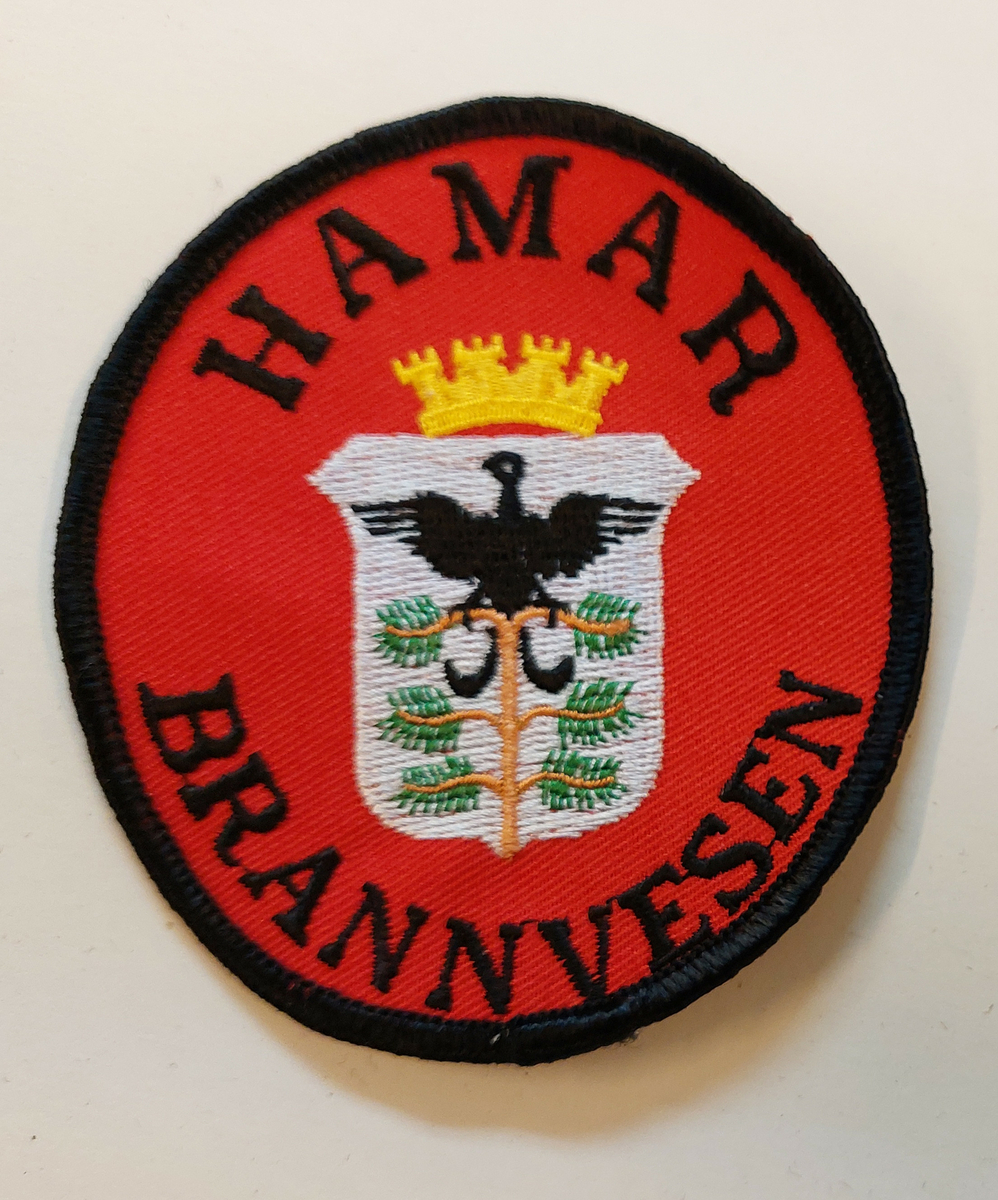 Uniform brukt av brannmester; 3 stjerner. Hedemarken interkommunale brann-og feiervesen, 1988.