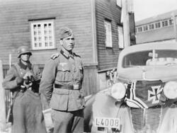 Tyske soldater med Folkets Hus
